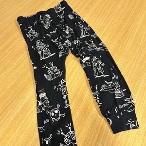 Nununu light baggy pants, size 10/11. Gentle used condition.